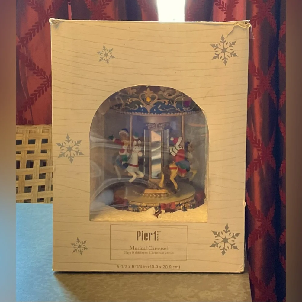 BNWT Pier 1 Christmas Musical Carrousel - Picture 1 of 7